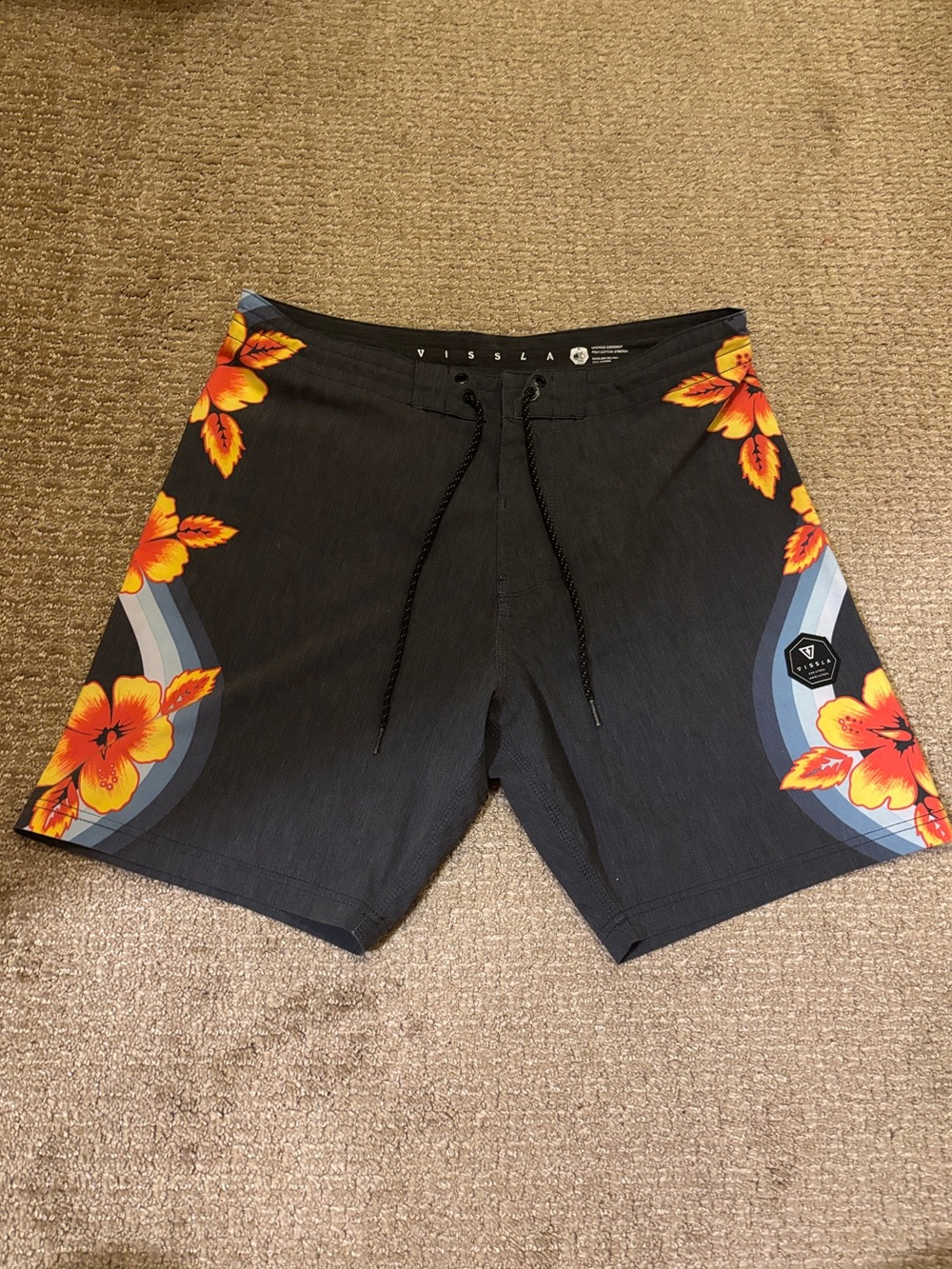 Vissla Men’s Size 33 Floral Board Shorts